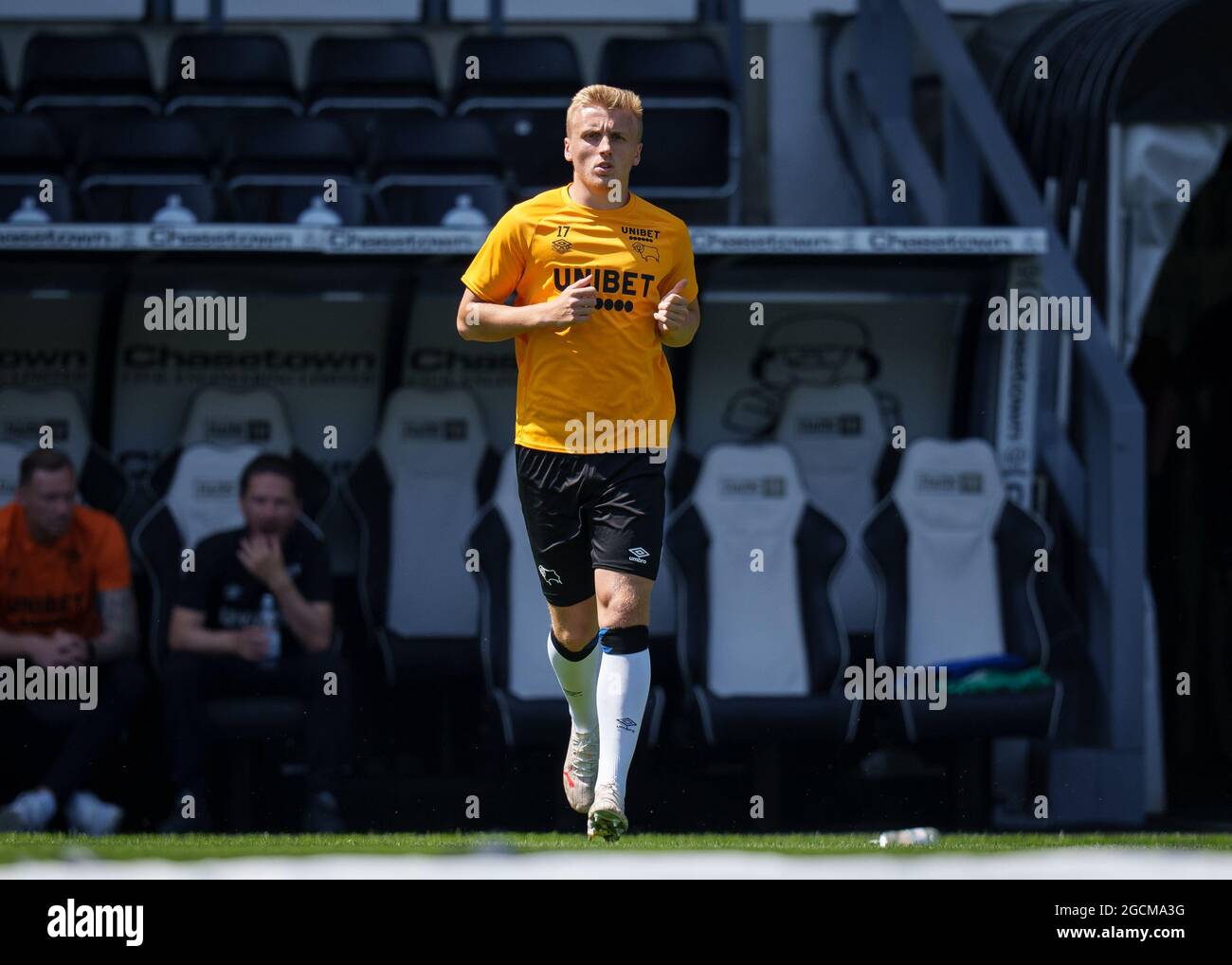 Derby, Regno Unito. 18 luglio 2021. Louie Sibley della contea di Derby pre match durante la partita pre-stagione 2021/22 tra Derby County e Manchester United all'iPro Stadium, Derby, Inghilterra, il 18 luglio 2021. Foto di Andy Rowland. Credit: Prime Media Images/Alamy Live News Foto Stock