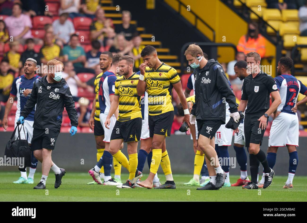 Watford, Regno Unito. 24 luglio 2021. Adam Masina di Watford esce in campo con un infortunio all'inizio del gioco durante l'incontro pre-stagione 2021/22 tra Watford e West Bromwich Albion a Vicarage Road, Watford, Inghilterra, il 24 luglio 2021. Foto di Andy Rowland. Credit: Prime Media Images/Alamy Live News Foto Stock