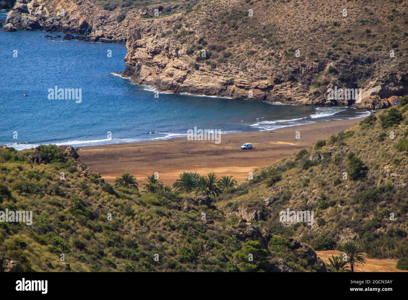 Bella spiaggia El Gorguel circondata da montagne nella provincia di Cartagena, Murcia comunità, Spagna Foto Stock