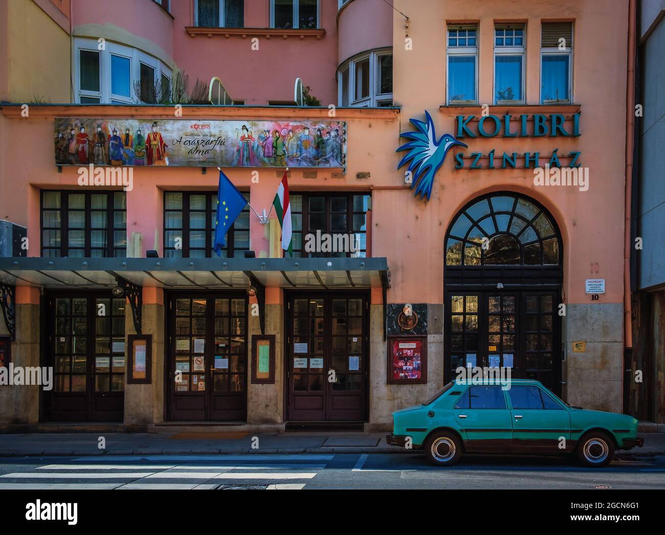 Budapest, Ungheria, marzo 2020, vista del Teatro Kolibri nel sesto distretto della capitale Foto Stock