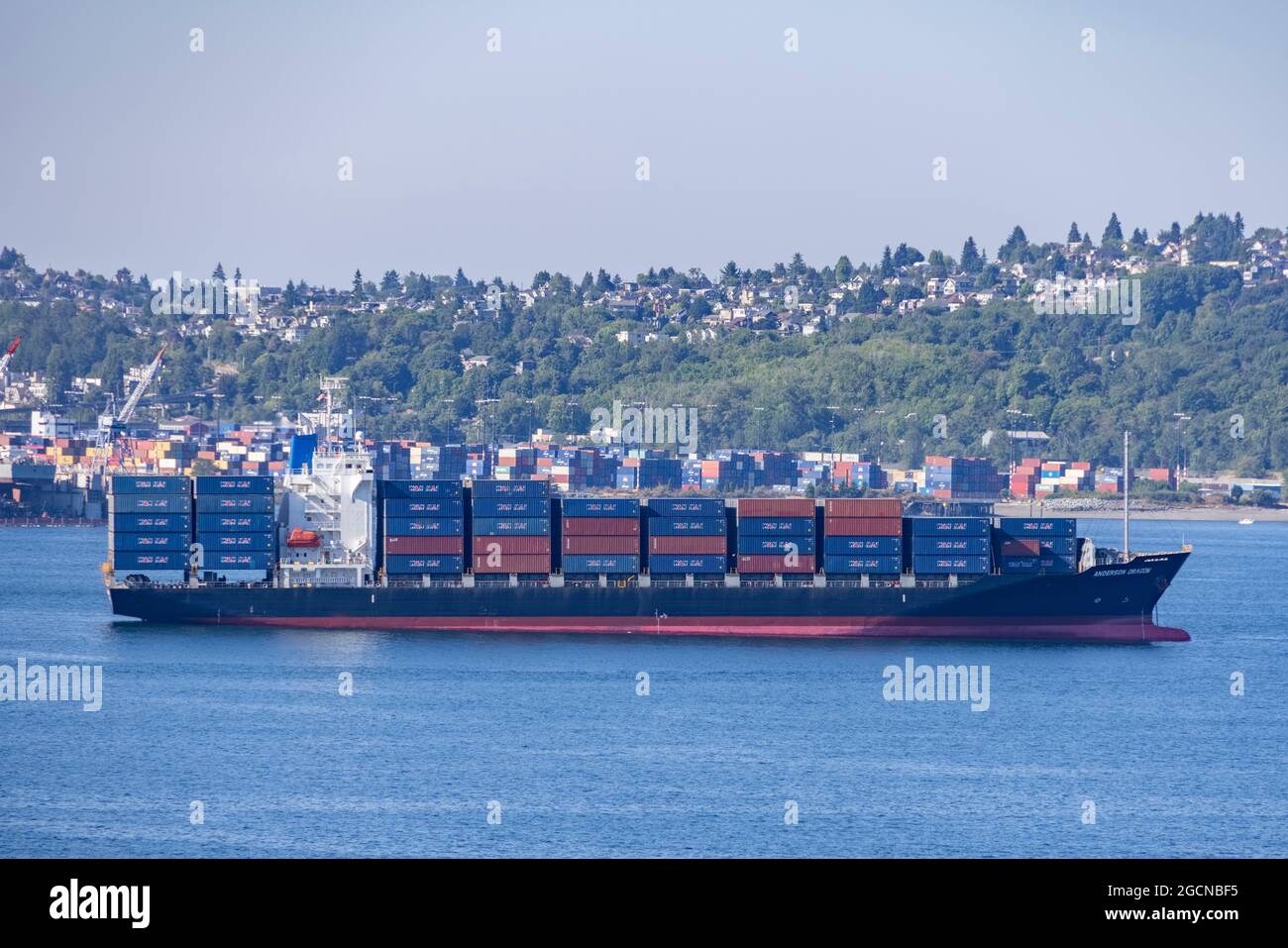 The ANDERSON DRAGON (IMO: 9470739) Container Ship ormeggiato a Seattle Harbor, Washington state, USA Foto Stock