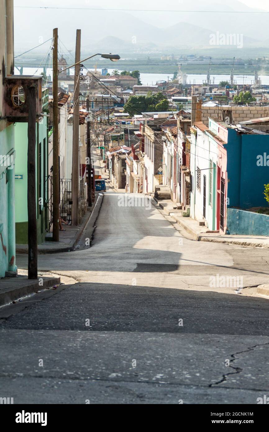 Via nel centro di Santiago de Cuba, Cuba Foto Stock