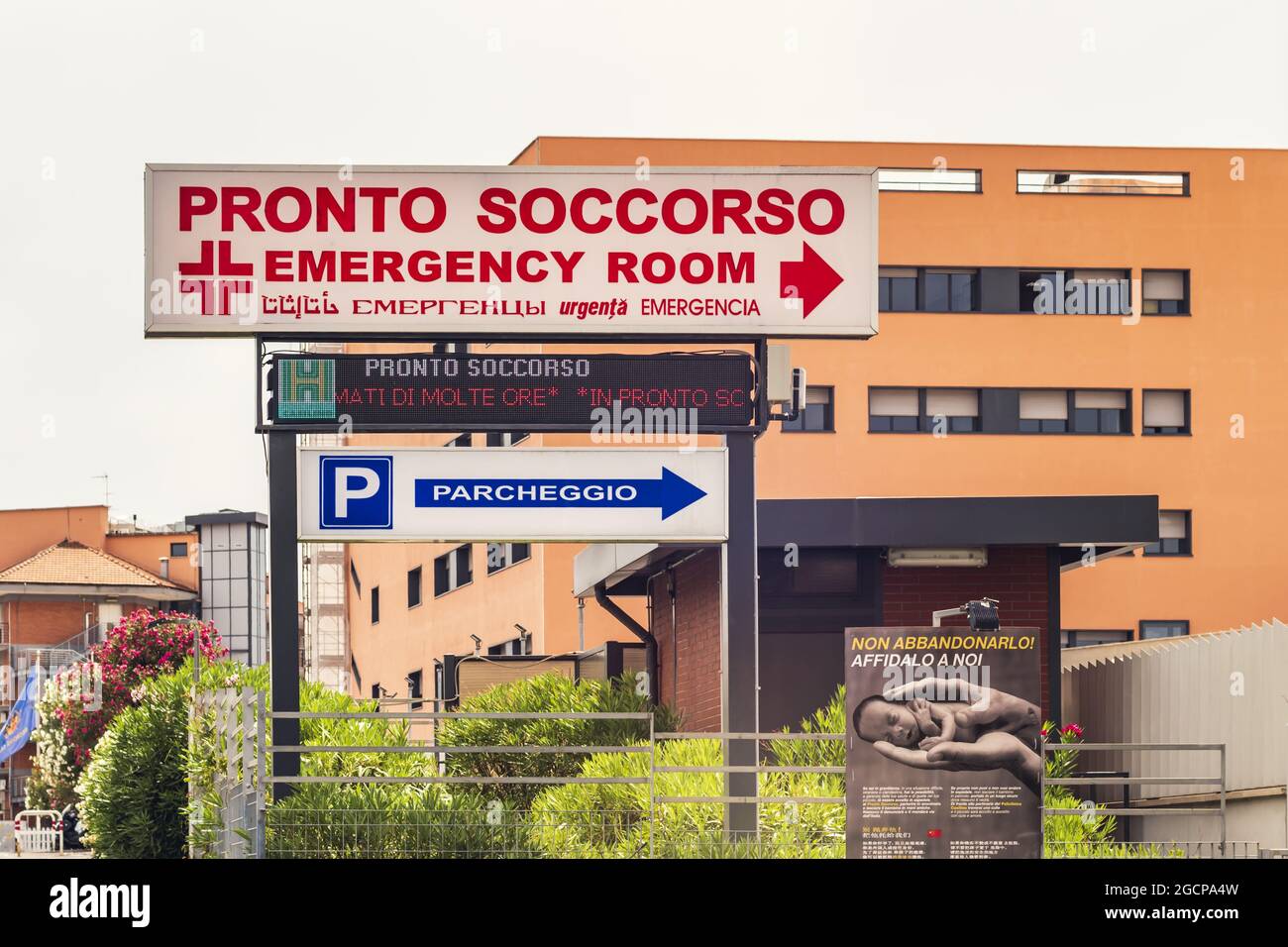 Policlinico Casilino, segno di pronto soccorso di un ospedale generale a  Roma Foto stock - Alamy