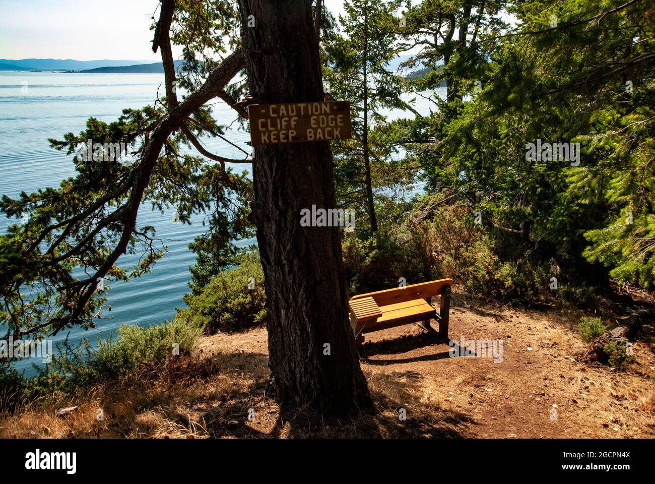 Cartello segnaletico alla fine del sentiero al Beaumont Marine Park, South Pender Island, British Columbia, Canada Foto Stock