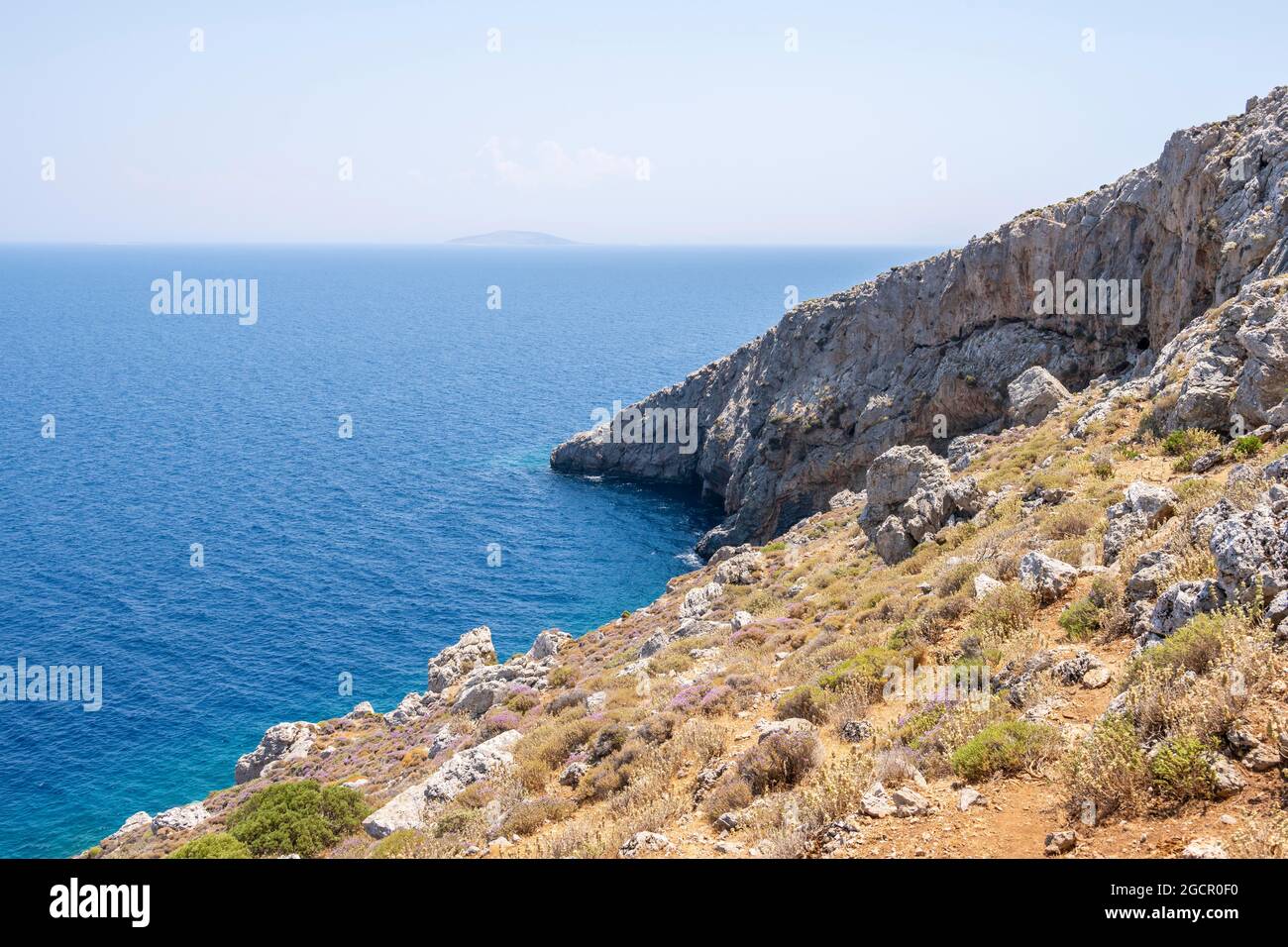 Paesaggio secco, costa e mare, costa, Kalymnos, Dodecanese, Grecia Foto Stock