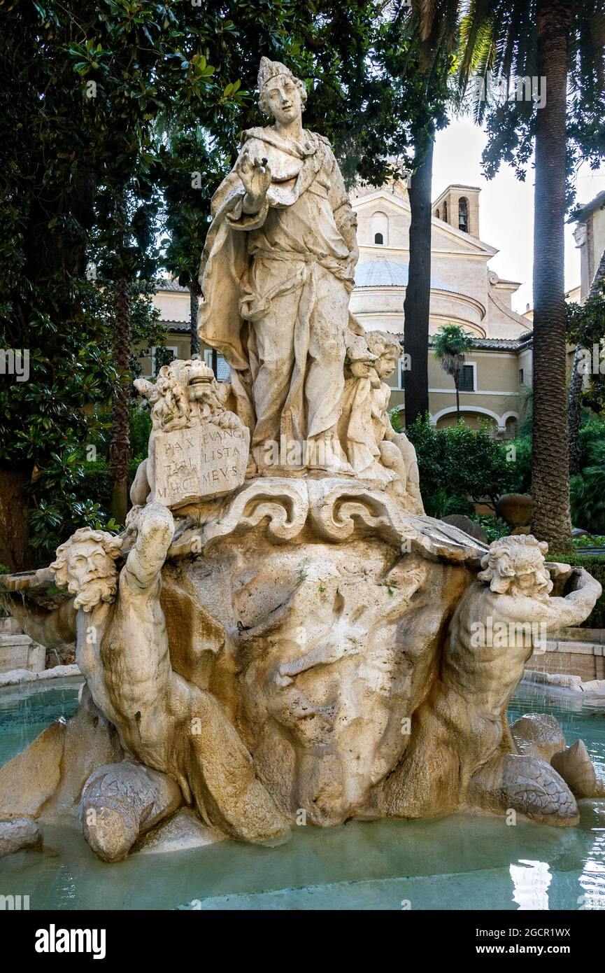 Fontana nel cortile di Palazzo Venezia con fontana allegorica, Venezia posa  il mare, Venezia sposa il mare, Roma, Lazio, Italia Foto stock - Alamy