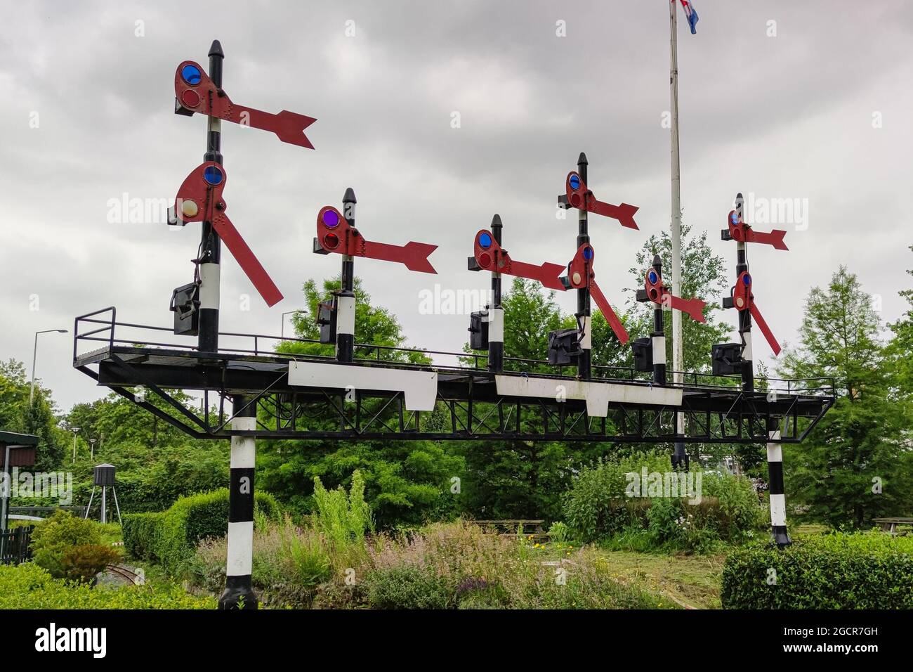 Vecchi posti di segnalazione in un parco ferroviario a l'Aia, Paesi Bassi Foto Stock