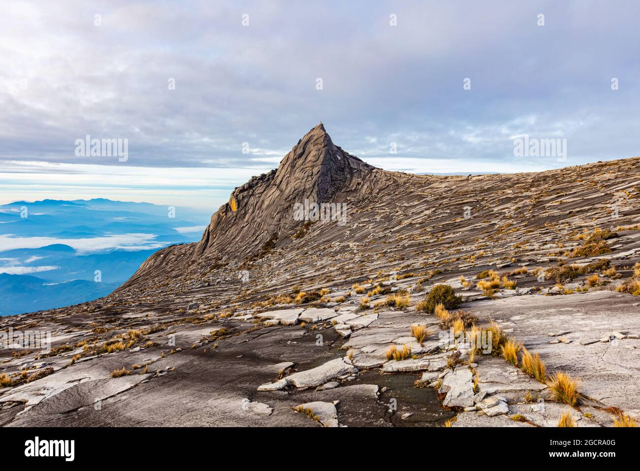 Alla vetta del Monte Kinabalu, Sabah, Borneo, Malesia. Il Monte Kinabalu si trova a 4095 metri sul livello del mare, la montagna più alta del sud-est asiatico, Foto Stock