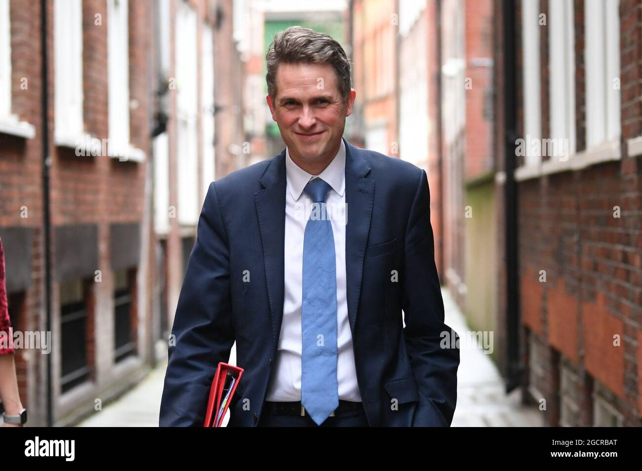 File photo datato 27/1/2021 del Segretario dell'Istruzione Gavin Williamson che ha detto agli studenti di ottenere i loro risultati DI LIVELLO A oggi 'serve' i voti che ottengono, assegnati da valutazione degli insegnanti piuttosto che da esami nazionali. Data di emissione: Martedì 10 agosto 2021. Foto Stock