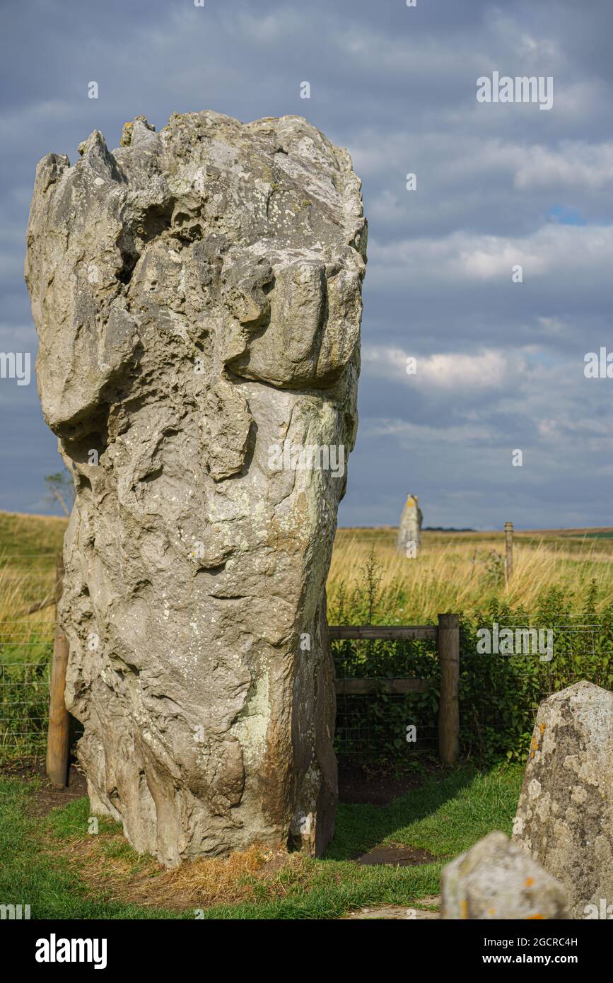 Grande pietra a Avebury Henge e circoli di pietra Patrimonio dell'Umanità, Avebury Wiltshire UK Foto Stock