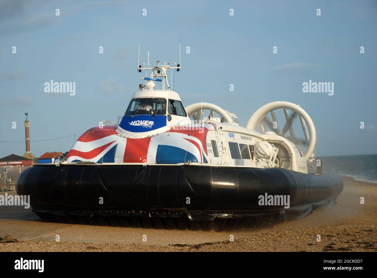 Isola Flyer (GH-2161), un Griffon Hoverwork 12000TD hovercraft da Hovertravel sul Solent tra Southsea (Hampshire) & Ryde (Isle of Wight, Regno Unito. Foto Stock