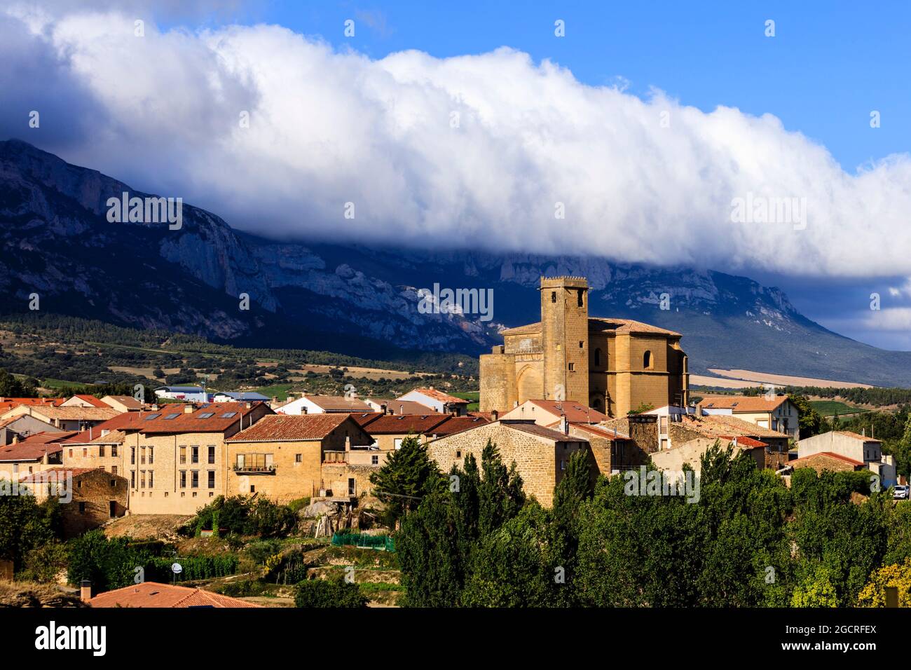 Il villaggio di Samaniego nel cuore della regione vinicola di Rioja. Paesi Baschi. Spagna. Foto Stock