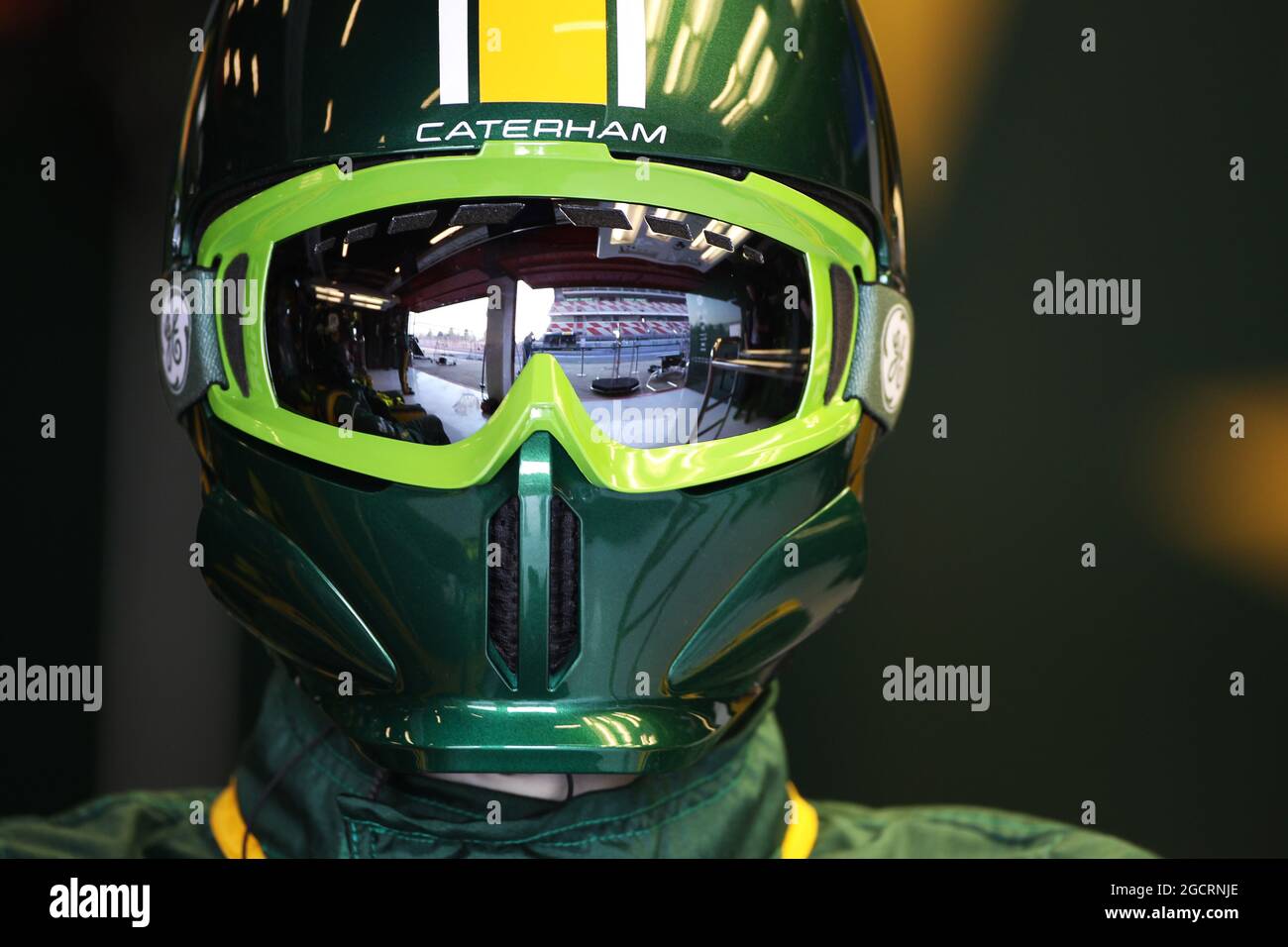 L'equipaggio di Caterina F1 pitstop. Formula uno Testing, Barcellona, Spagna. 1 marzo 2012. Foto Stock