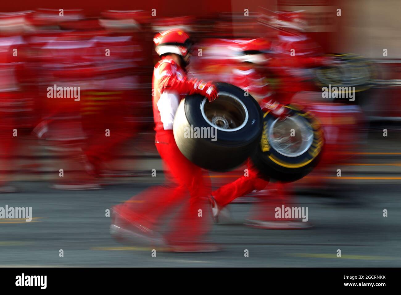 Ferrari pitstop. Formula uno Testing, Barcellona, Spagna. 1 marzo 2012. Foto Stock