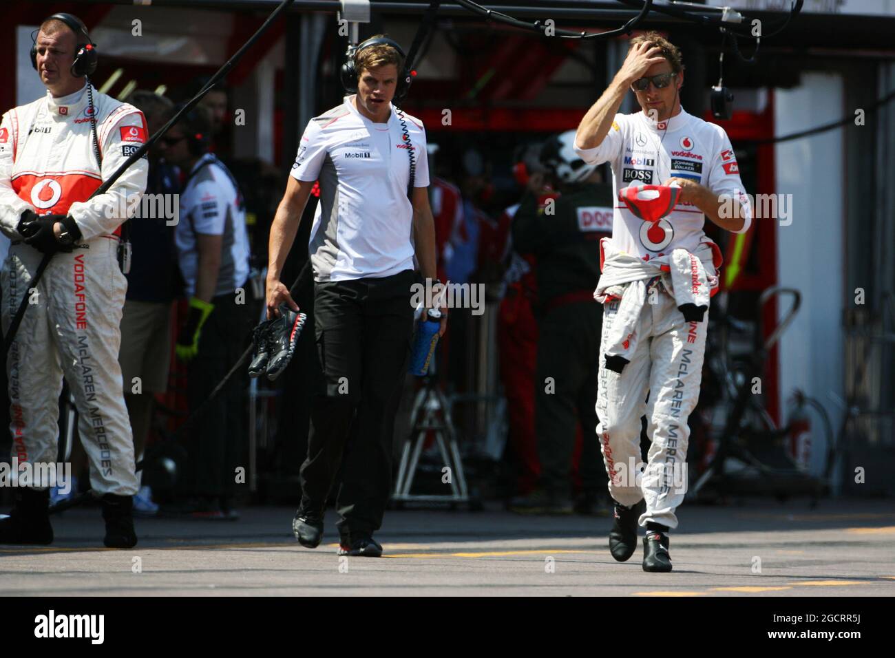 Jenson Button (GBR) McLaren è stato sconfitto alla fine della Q2. 26.05.2012. Campionato del mondo Formula 1, Rd 6, Gran Premio di Monaco, Monte Carlo, Monaco, Giorno di qualificazione - www.xpbimages.com, e-mail: requests@xpbimages.com - è richiesta una copia della pubblicazione per le foto stampate. Ogni immagine utilizzata è a pagamento. Â© Copyright: Charniaux / immagini XPB Foto Stock