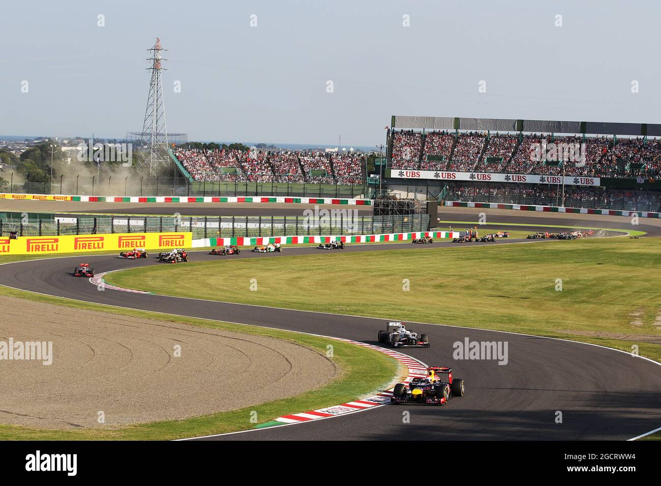 Sebastian Vettel (GER) Red Bull Racing RB8 conduce al via della gara. Gran Premio del Giappone, domenica 7 ottobre 2012. Suzuka, Giappone. Foto Stock