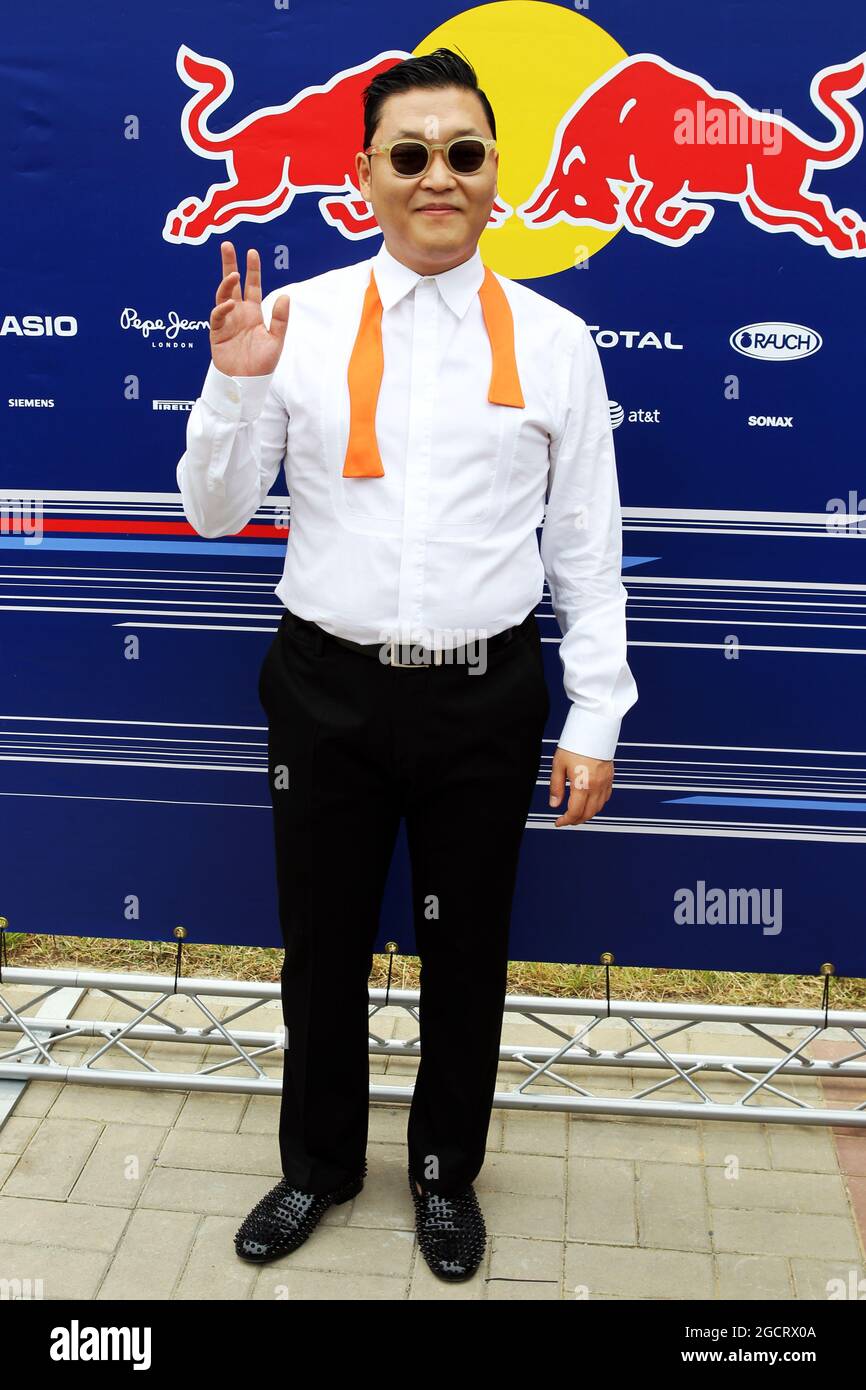 PSY (KOR) Rapper famoso per lo stile Gangnam. Gran Premio di Corea, domenica 14 ottobre 2012. Yeongam, Corea del Sud. Foto Stock