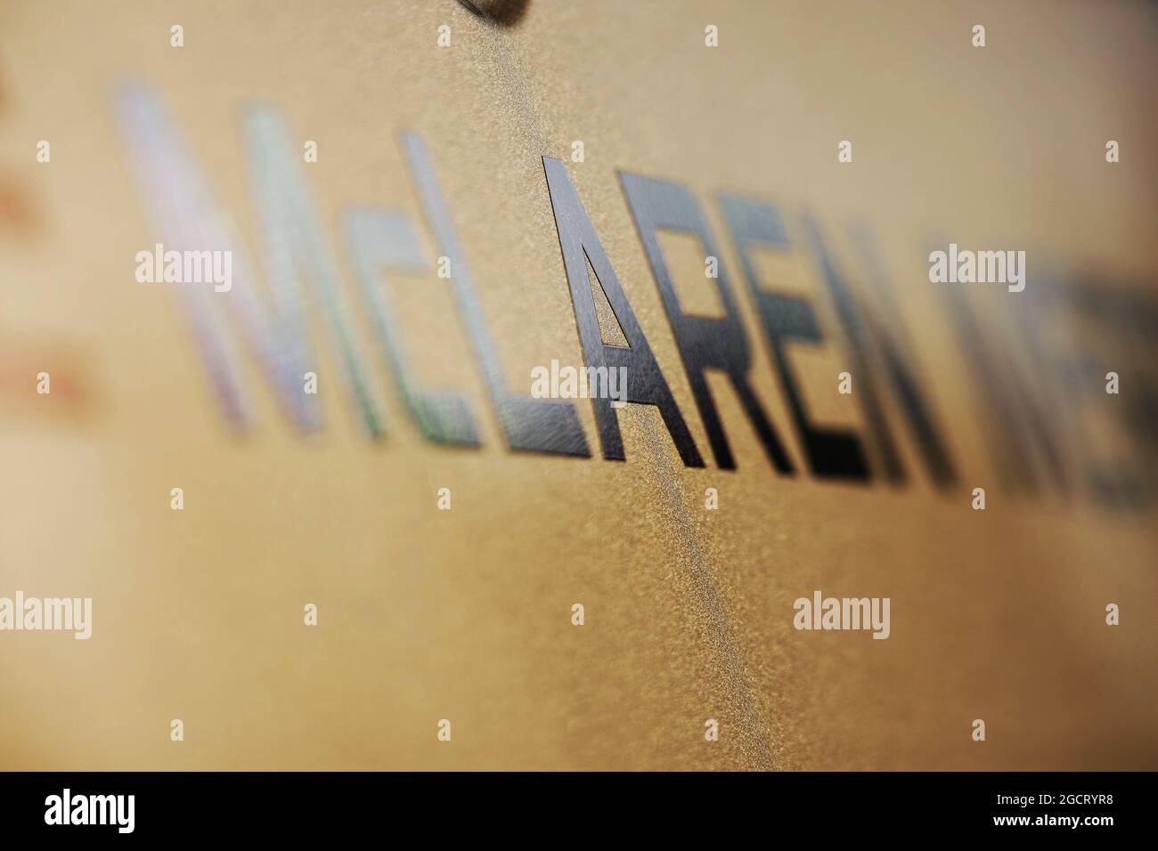 Badge McLaren. Test di Formula uno, giorno uno, martedì 19 febbraio 2013. Barcellona, Spagna. Foto Stock