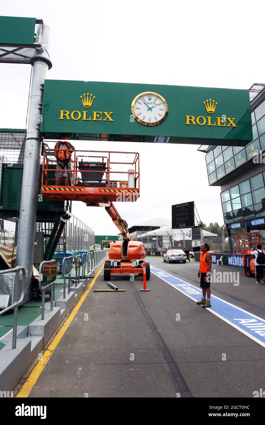 Branding Rolex ai box. Gran Premio d'Australia, mercoledì 13 marzo 2013. Albert Park, Melbourne, Australia. Foto Stock