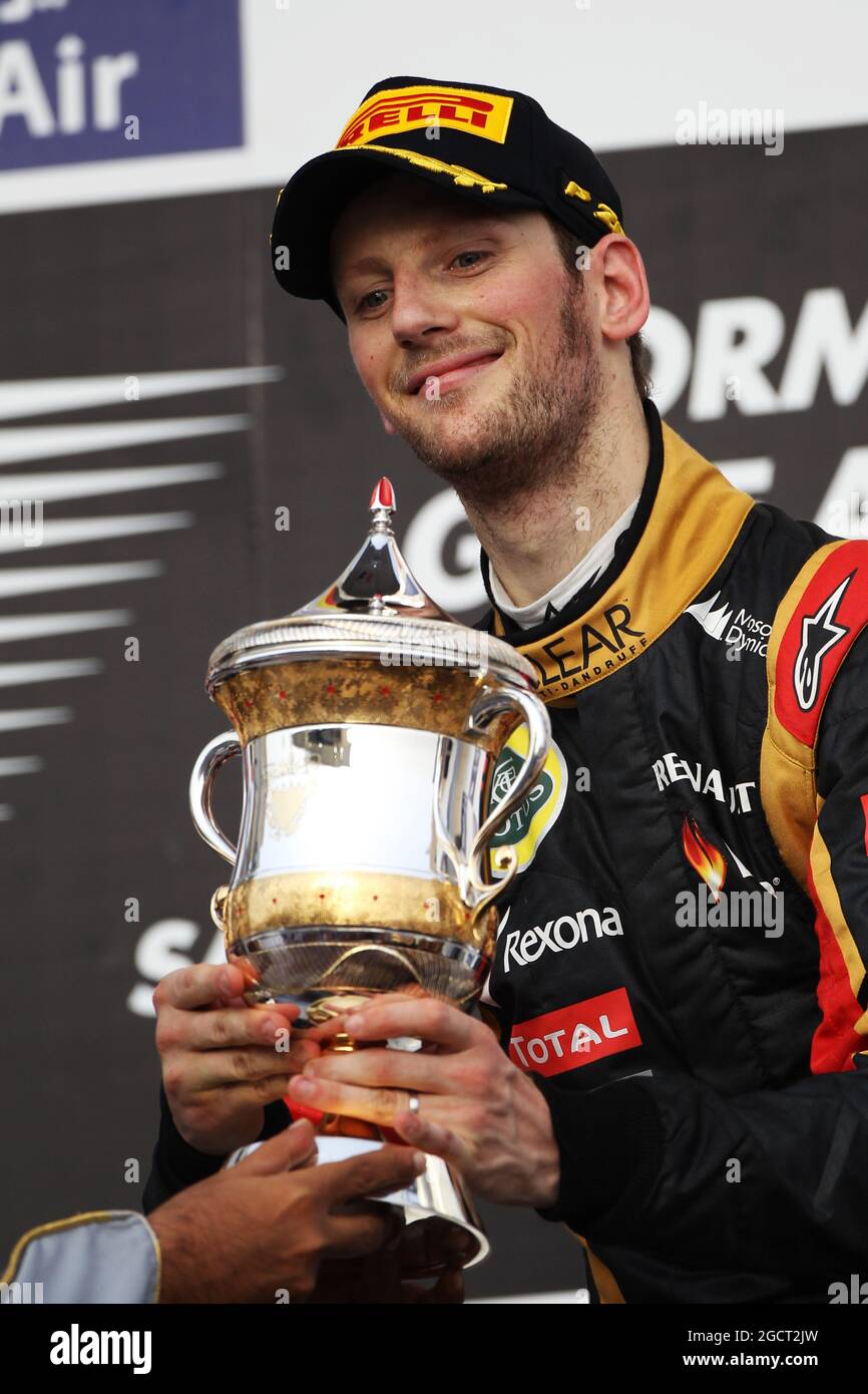 Romain Grosjean (fra) Lotus F1 Team festeggia la sua terza posizione sul podio. Gran Premio del Bahrain, domenica 23 aprile 2013. Sakhir, Bahrein. Foto Stock