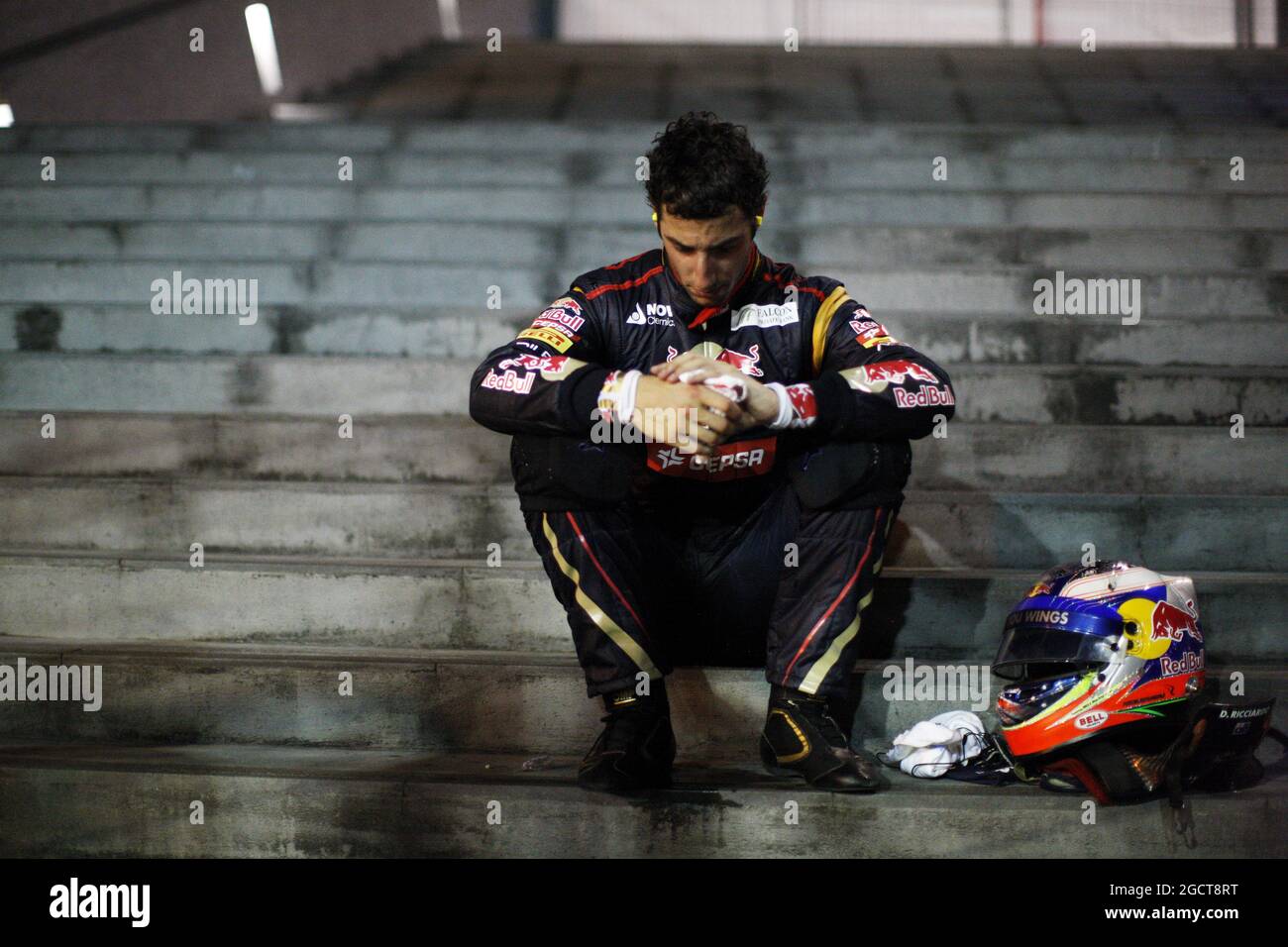 Daniel Ricciardo (AUS) Scuderia Toro Rosso si è ritirato dalla gara. Gran Premio di Singapore, domenica 22 settembre 2013. Circuito Marina Bay Street, Singapore. Foto Stock