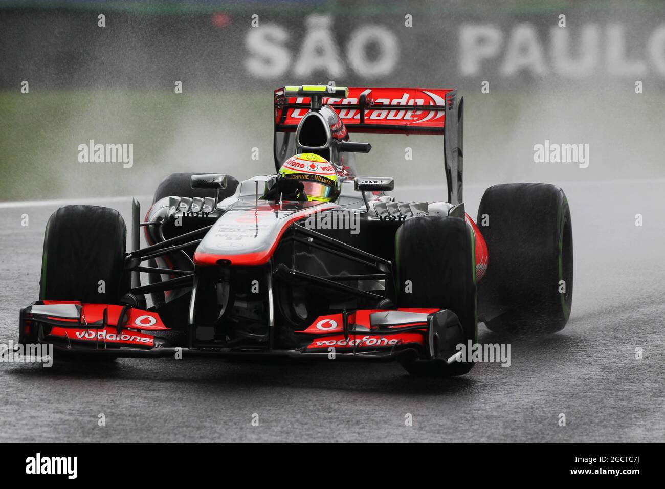 Sergio Perez (MEX) McLaren MP4-28. Gran Premio del Brasile, venerdì 22 novembre 2012. San Paolo, Brasile. Foto Stock