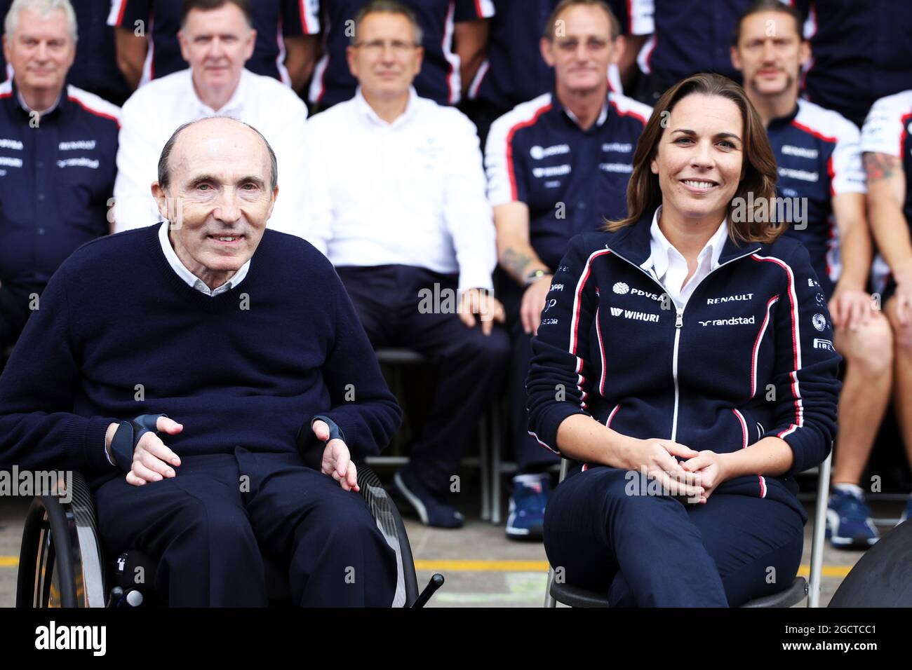 (Da L a R): Frank Williams (GBR) Williams Team Owner e Claire Williams (GBR) Williams Vice Team Principal in una fotografia di squadra. Gran Premio del Brasile, sabato 23 novembre 2012. San Paolo, Brasile. Foto Stock