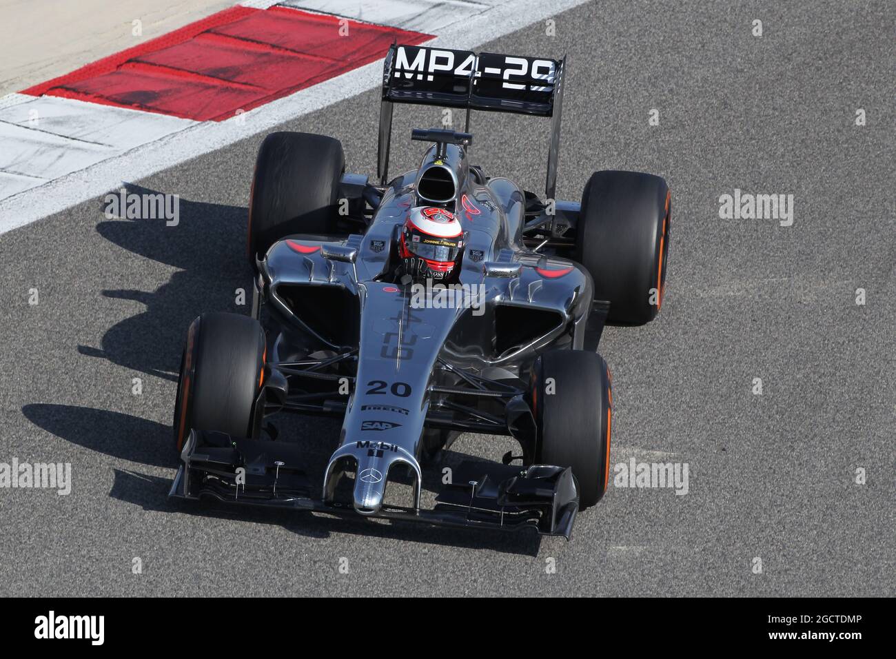 Kevin Magnussen (DEN) McLaren MP4-29. Formula uno Test, Bahrain Test One, Day One, mercoledì 19 febbraio 2014. Sakhir, Bahrein. Foto Stock