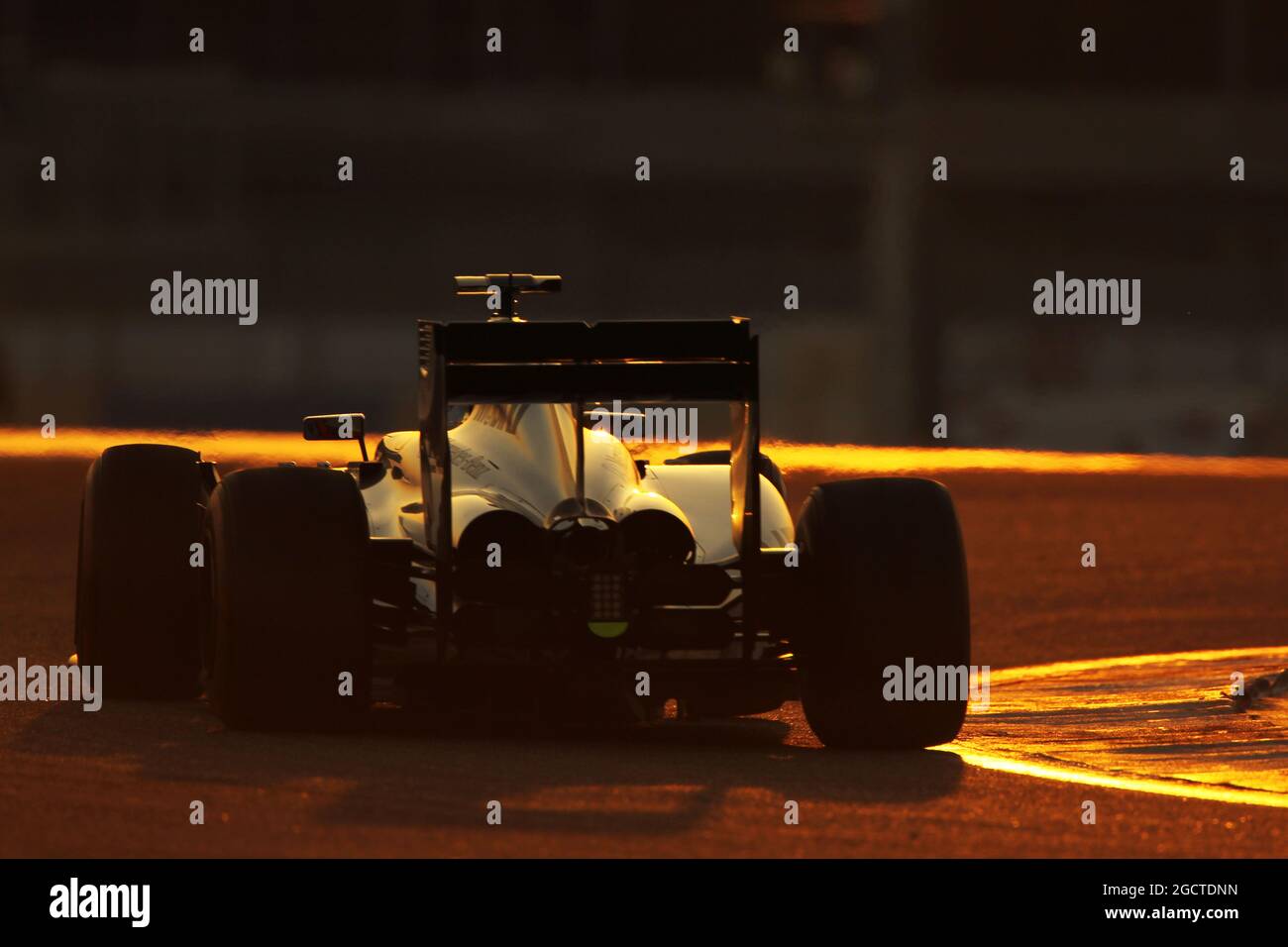 Kevin Magnussen (DEN) McLaren MP4-29. Formula uno Test, Bahrain Test One, Day One, mercoledì 19 febbraio 2014. Sakhir, Bahrein. Foto Stock