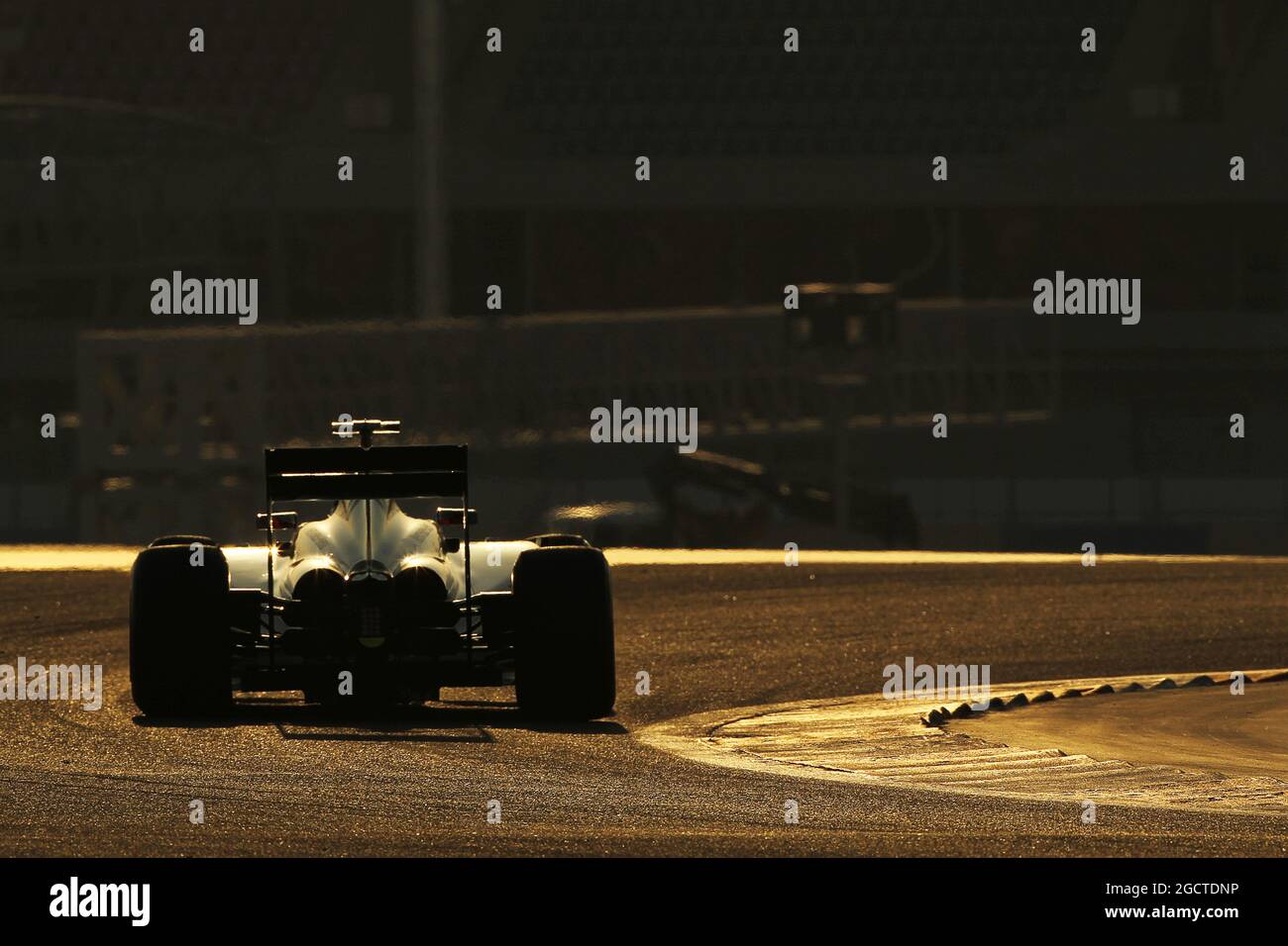 Kevin Magnussen (DEN) McLaren MP4-29. Formula uno Test, Bahrain Test One, Day One, mercoledì 19 febbraio 2014. Sakhir, Bahrein. Foto Stock