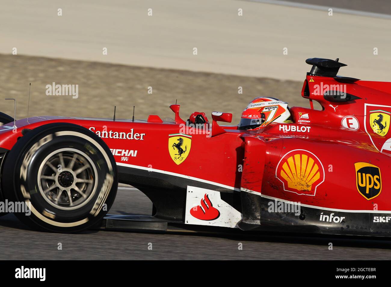 Kimi Raikkonen (fin) Ferrari F14-T. Test di Formula uno, Test Bahrain due, giorno tre, Sabato 1° match 2014. Sakhir, Bahrein. Foto Stock