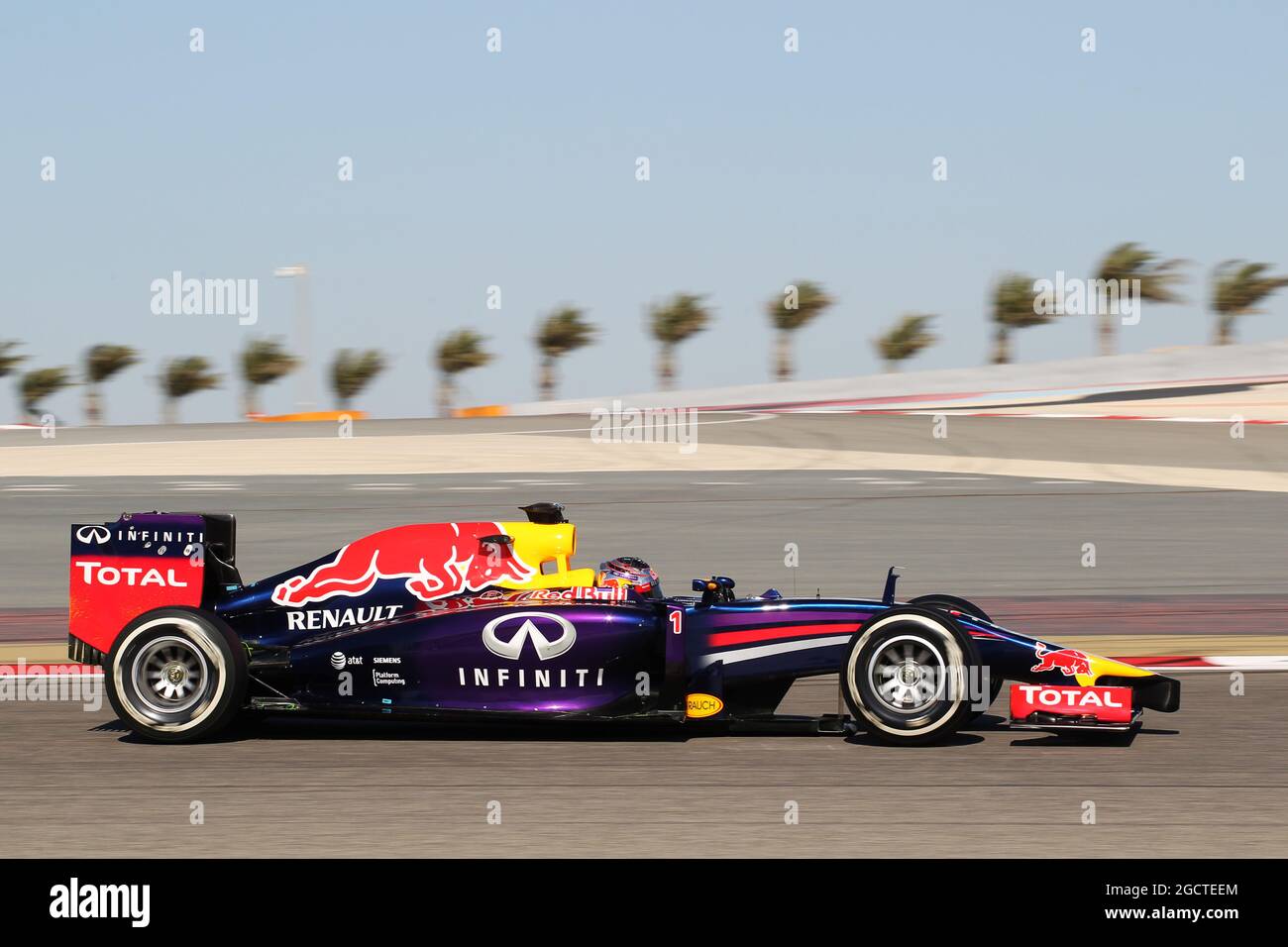 Sebastian Vettel (GER) Red Bull Racing RB10. Formula uno Test, Bahrain Test due, Day Four, Domenica 2 Marzo 2014. Sakhir, Bahrein. Foto Stock