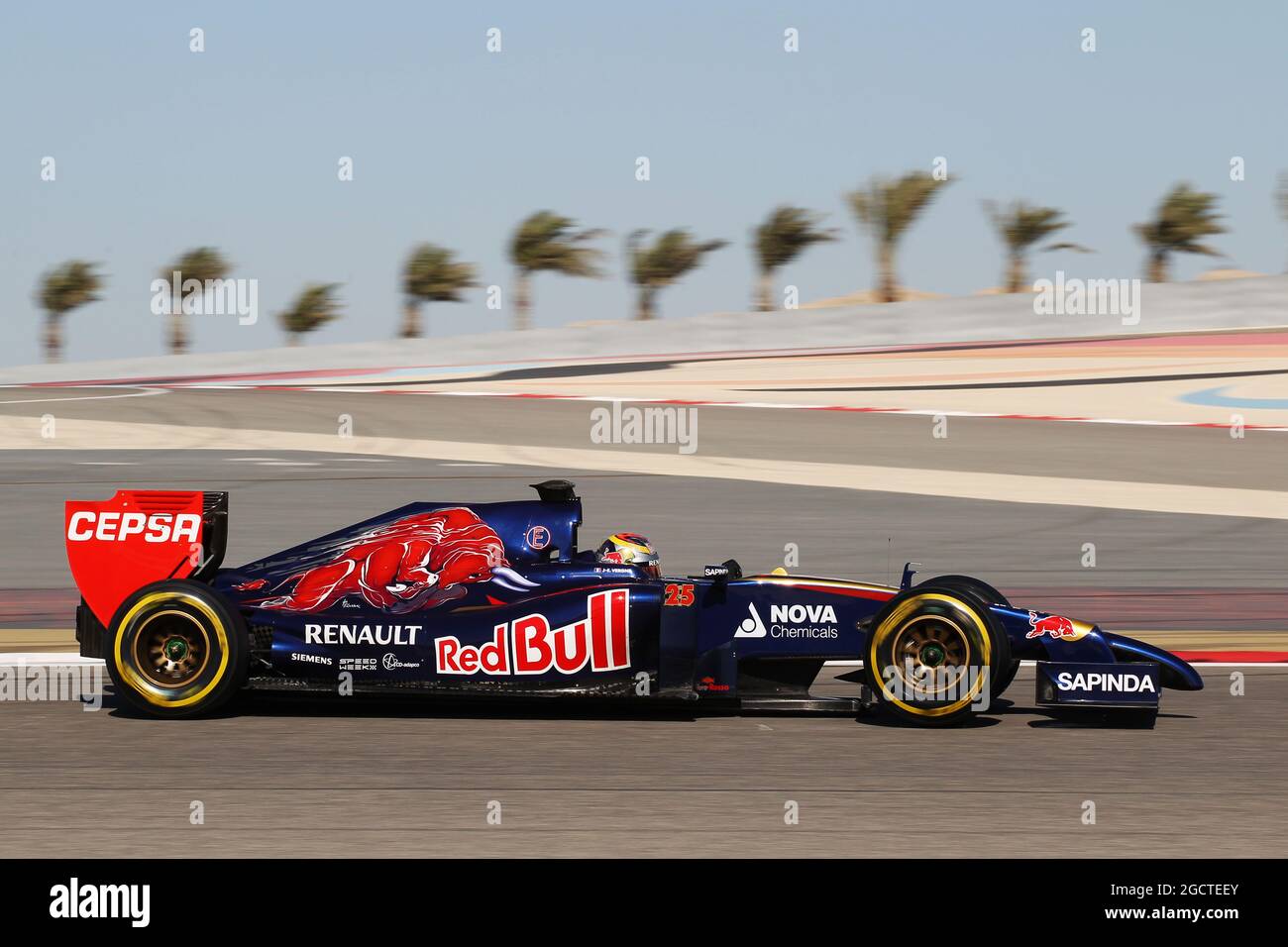 Daniil Kvyat (RUS) Scuderia Toro Rosso STR9. Formula uno Test, Bahrain Test due, Day Four, Domenica 2 Marzo 2014. Sakhir, Bahrein. Foto Stock