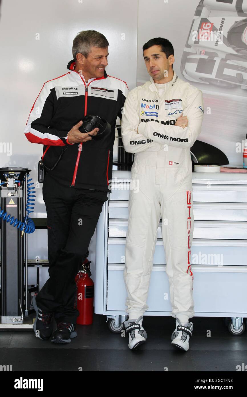 14 Neel Jani (sui) (a destra), Porsche Team, Porsche 919 Hybrid FIA World Endurance Championship, 'Prologue' Official Test Days, venerdì 28 marzo 2014. Paul Ricard, Francia. Foto Stock