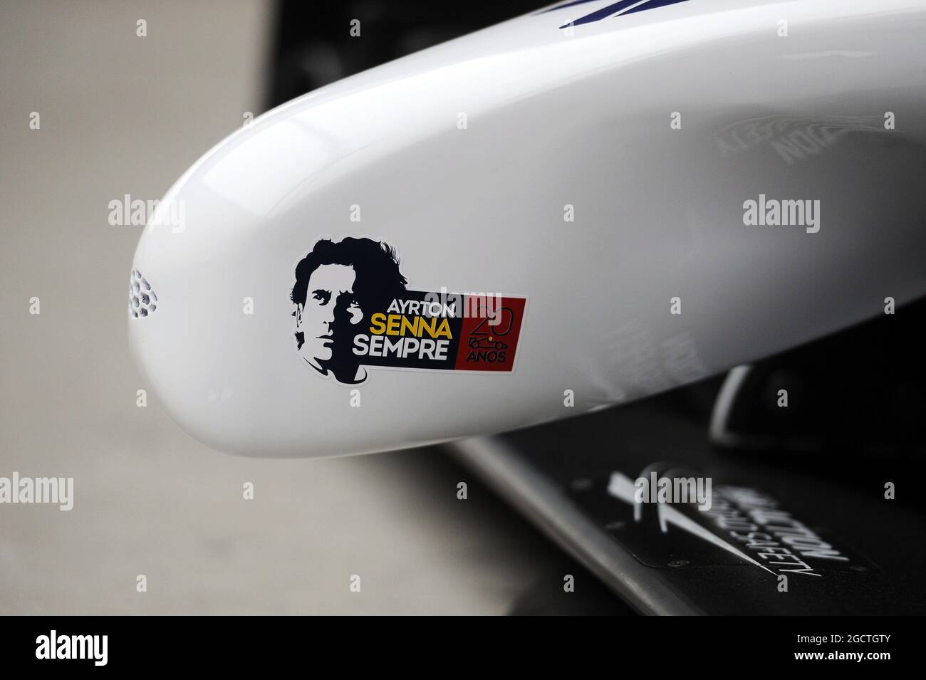 Un tributo ad Ayrton Senna sulla Williams FW36 nosecone. Gran Premio di Cina, venerdì 18 aprile 2014. Shanghai, Cina. Foto Stock