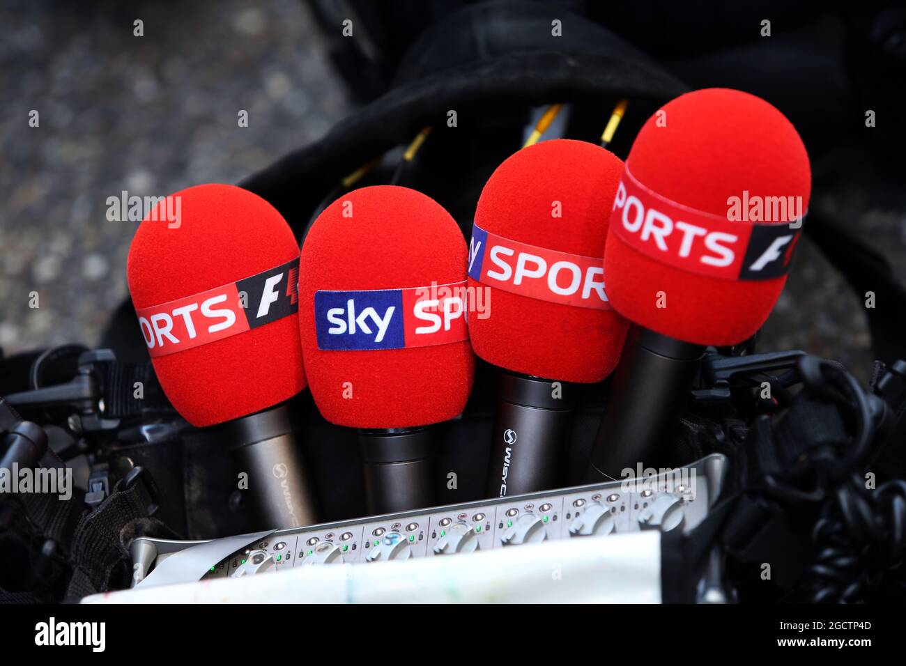 Microfoni Sky Sports F1. Gran Premio di Germania, venerdì 18 luglio 2014. Hockenheim, Germania. Foto Stock