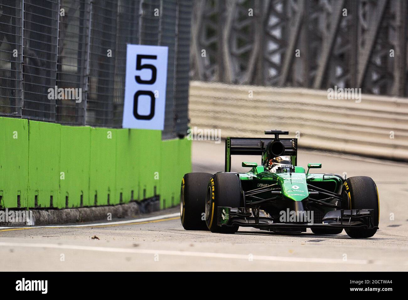 Kamui Kobayashi (JPN) Caterham CT05. Gran Premio di Singapore, sabato 20 settembre 2014. Circuito Marina Bay Street, Singapore. Foto Stock