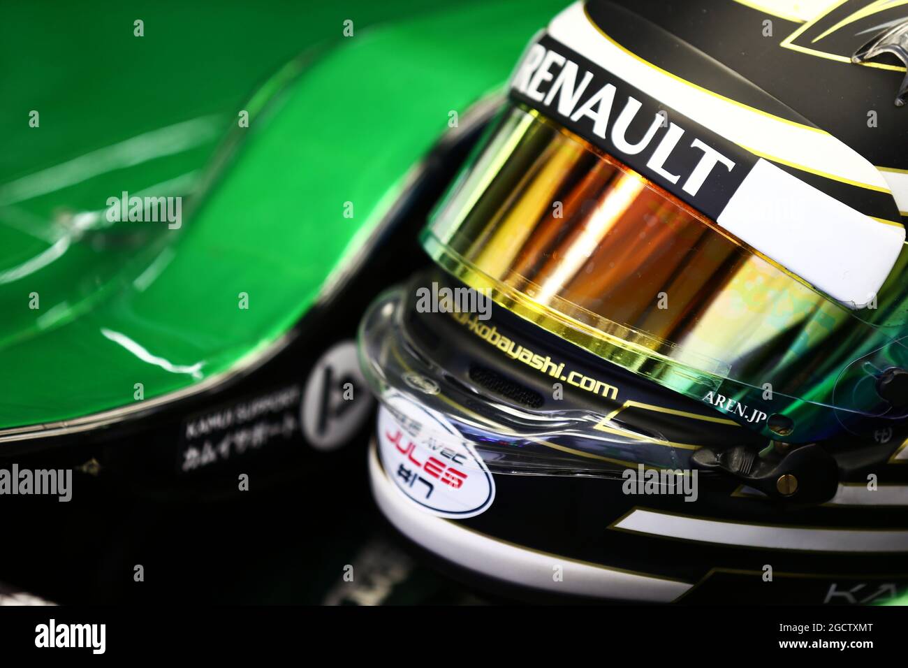 Kamui Kobayashi (JPN) Caterham CT05 porta un messaggio di sostegno per Jules Bianchi. Gran Premio di Russia, sabato 11 ottobre 2014. Sochi Autodrom, Sochi, Russia. Foto Stock