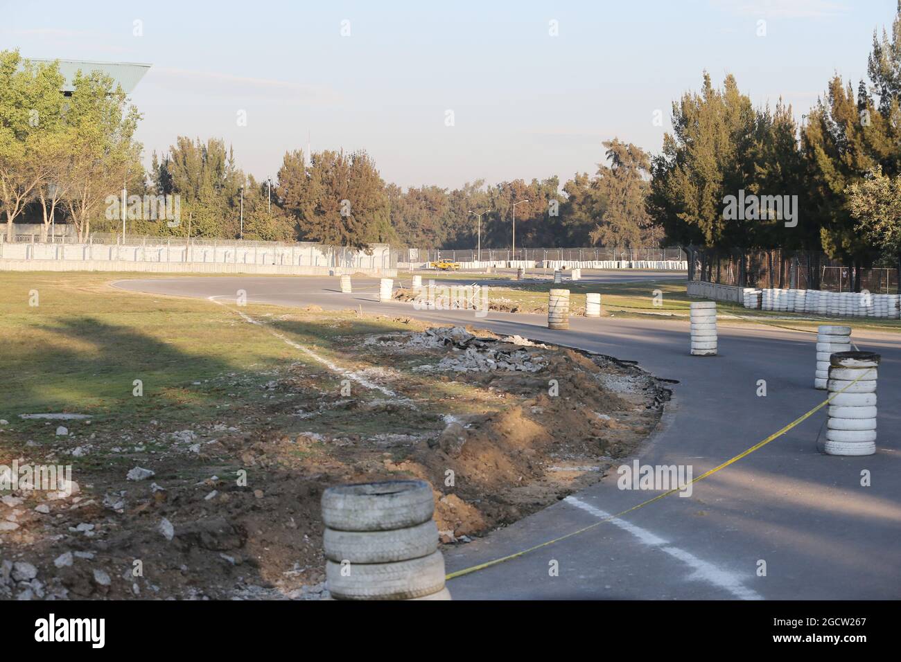 Struttura dei cingoli. Autodromo Hermanos Rodriguez circuito Visita, Città del Messico, Messico. Giovedì 22 gennaio 2015. Foto Stock