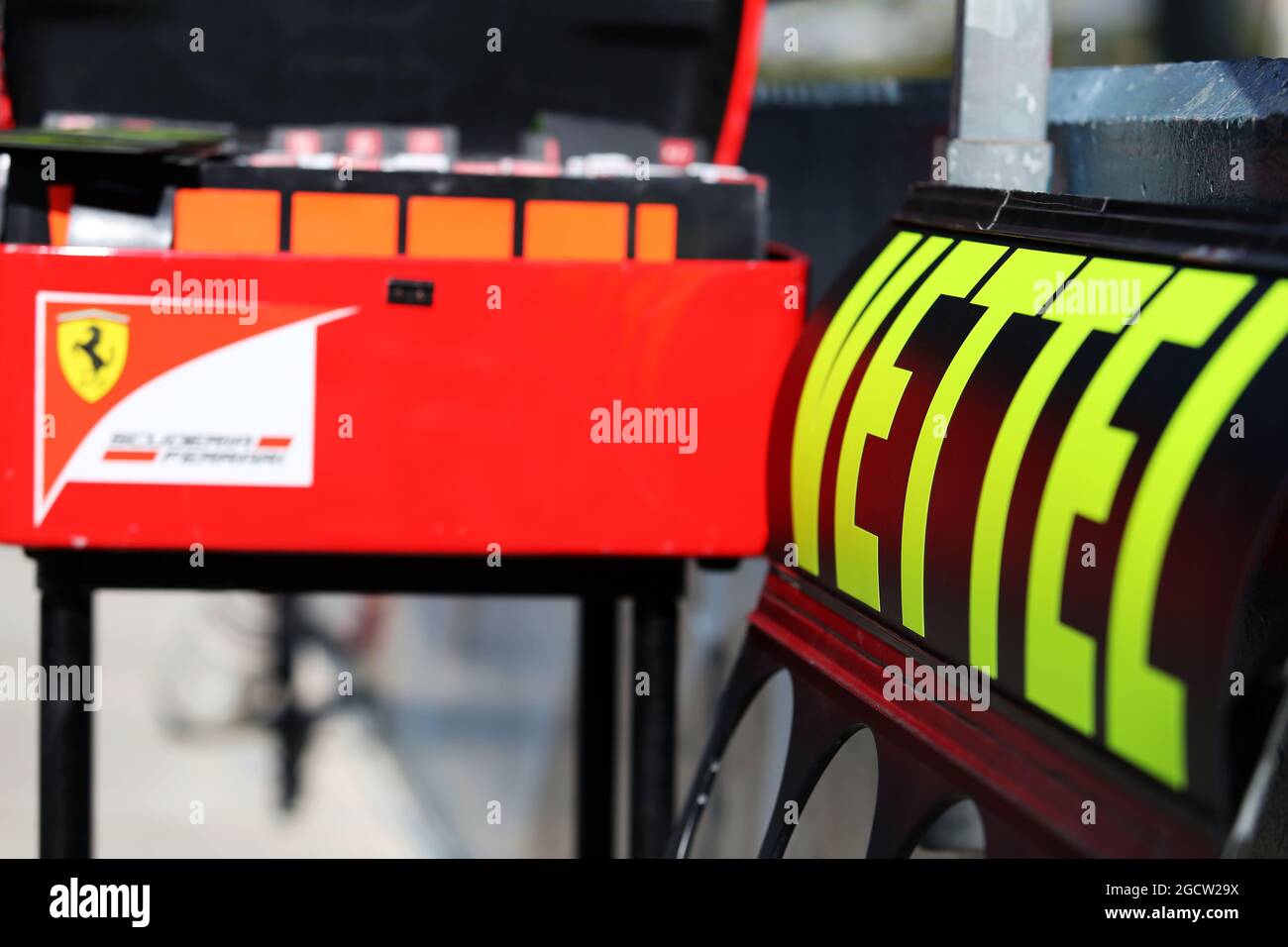 Pit board per Sebastian Vettel (GER) Ferrari. Test di Formula uno, giorno uno, domenica 1 febbraio 2015. Jerez, Spagna. Foto Stock