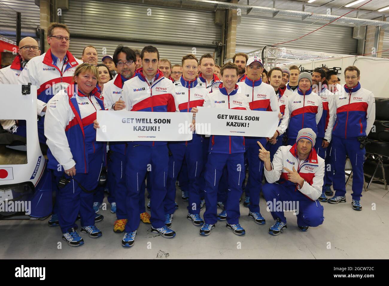 Il team Toyota Hybrid Racing invia i loro migliori auguri a Kazuki Nakajima (JPN) 01 Toyota Racing Toyota TS040 Hybrid, che è stato ferito in un incidente di pratica. Campionato Mondiale FIA Endurance, turno 2, venerdì 1 maggio 2015. Spa-Francorchamps, Belgio. Foto Stock