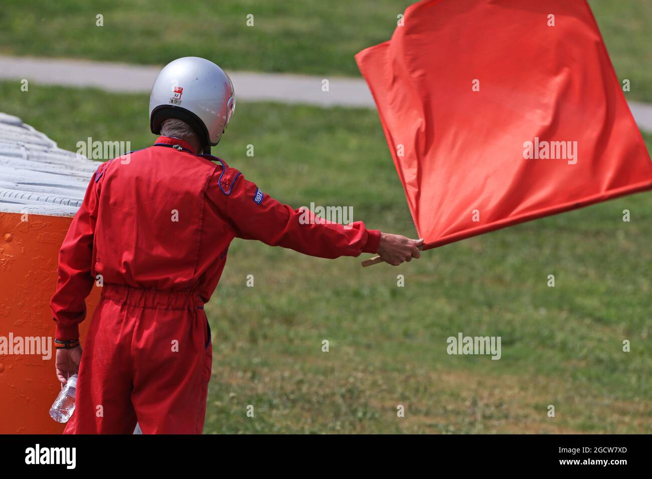 Un marshall fa un'onda rossa. Test di Formula uno, mercoledì 13 maggio 2015. Barcellona, Spagna. Foto Stock