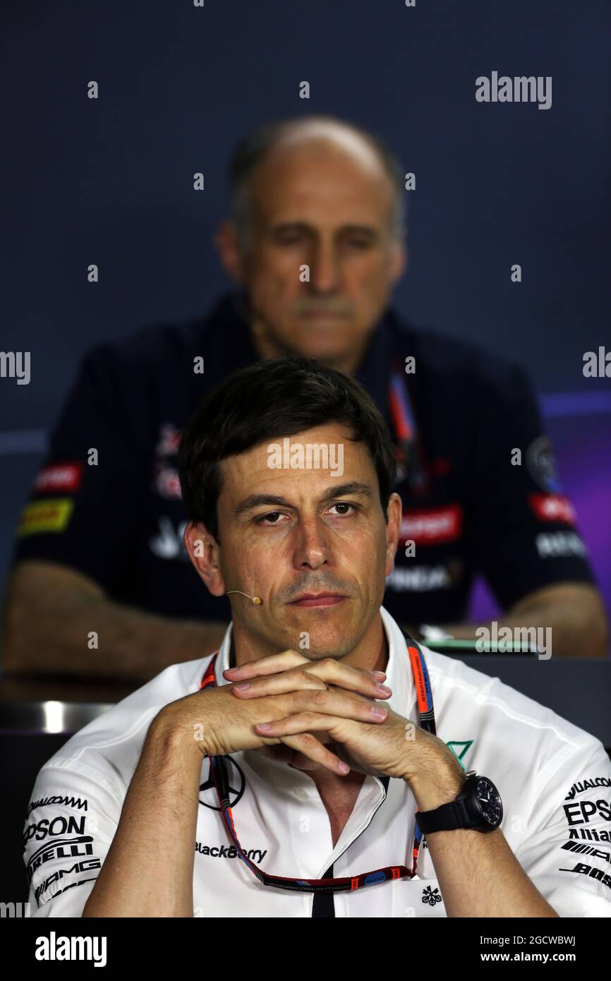 Toto Wolff (GER), azionista e Direttore Esecutivo di Mercedes AMG F1 alla Conferenza stampa della FIA. Gran Premio d'Ungheria, venerdì 24 luglio 2015. Budapest, Ungheria. Foto Stock