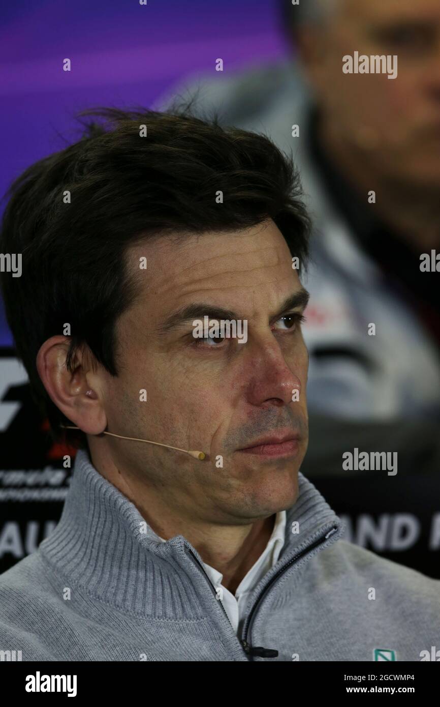 Toto Wolff (GER), azionista e Direttore Esecutivo di Mercedes AMG F1 alla Conferenza stampa della FIA. Gran Premio d'Australia, venerdì 18 marzo 2016. Albert Park, Melbourne, Australia. Foto Stock