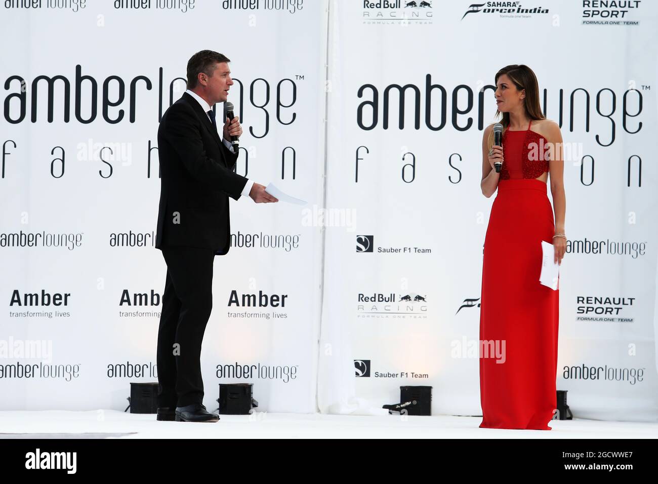 (Da L a R): David Croft (GBR) commentatore Sky Sports con Federica Masolin (ITA) presentatore Sky F1 Italia all'Amber Lounge Fashion Show. Gran Premio di Monaco, venerdì 27 maggio 2016. Monte Carlo, Monaco. Foto Stock