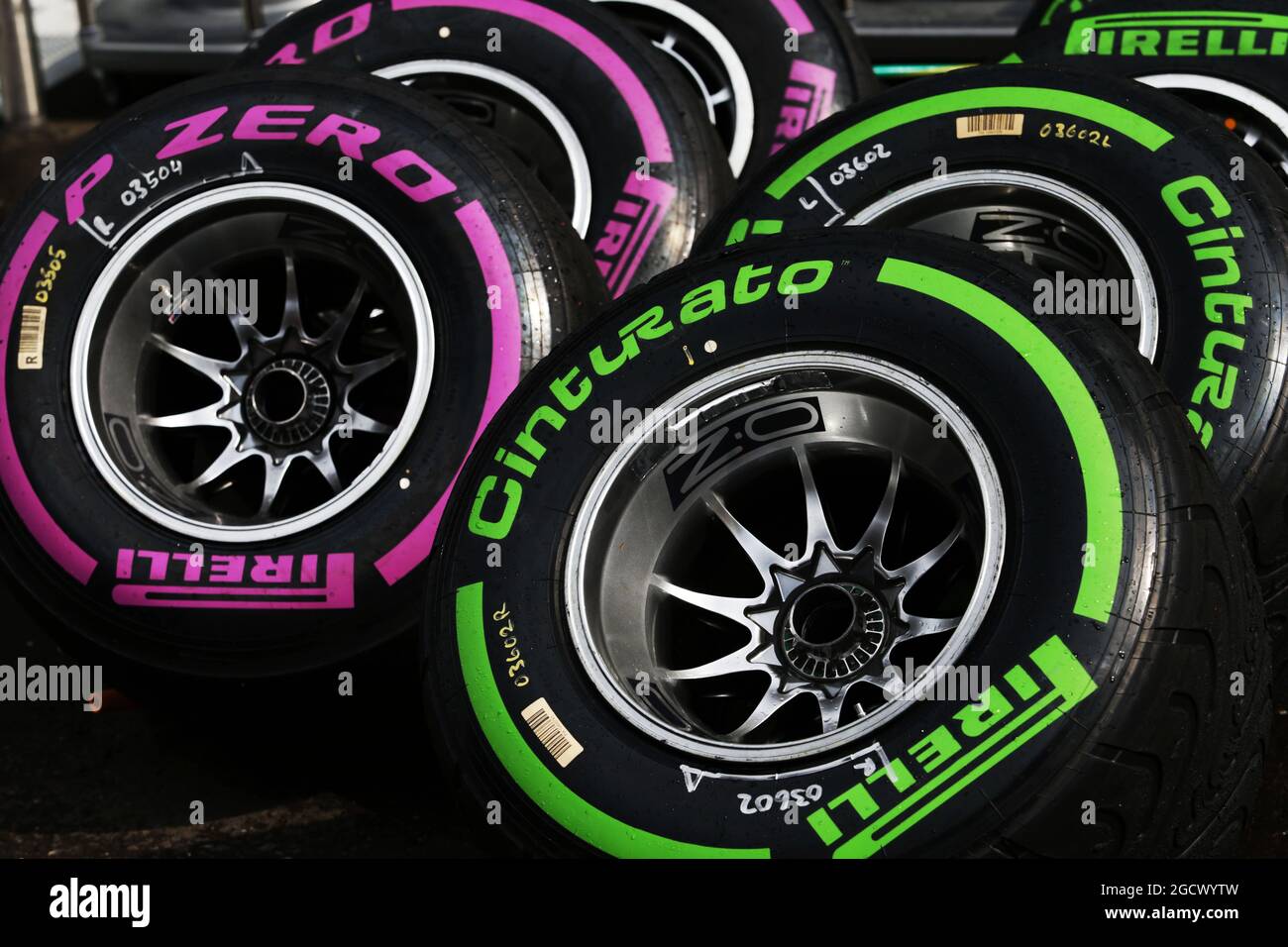 Pneumatici Pirelli. Gran Premio d'Austria, sabato 2 luglio 2016. Spielberg, Austria. Foto Stock