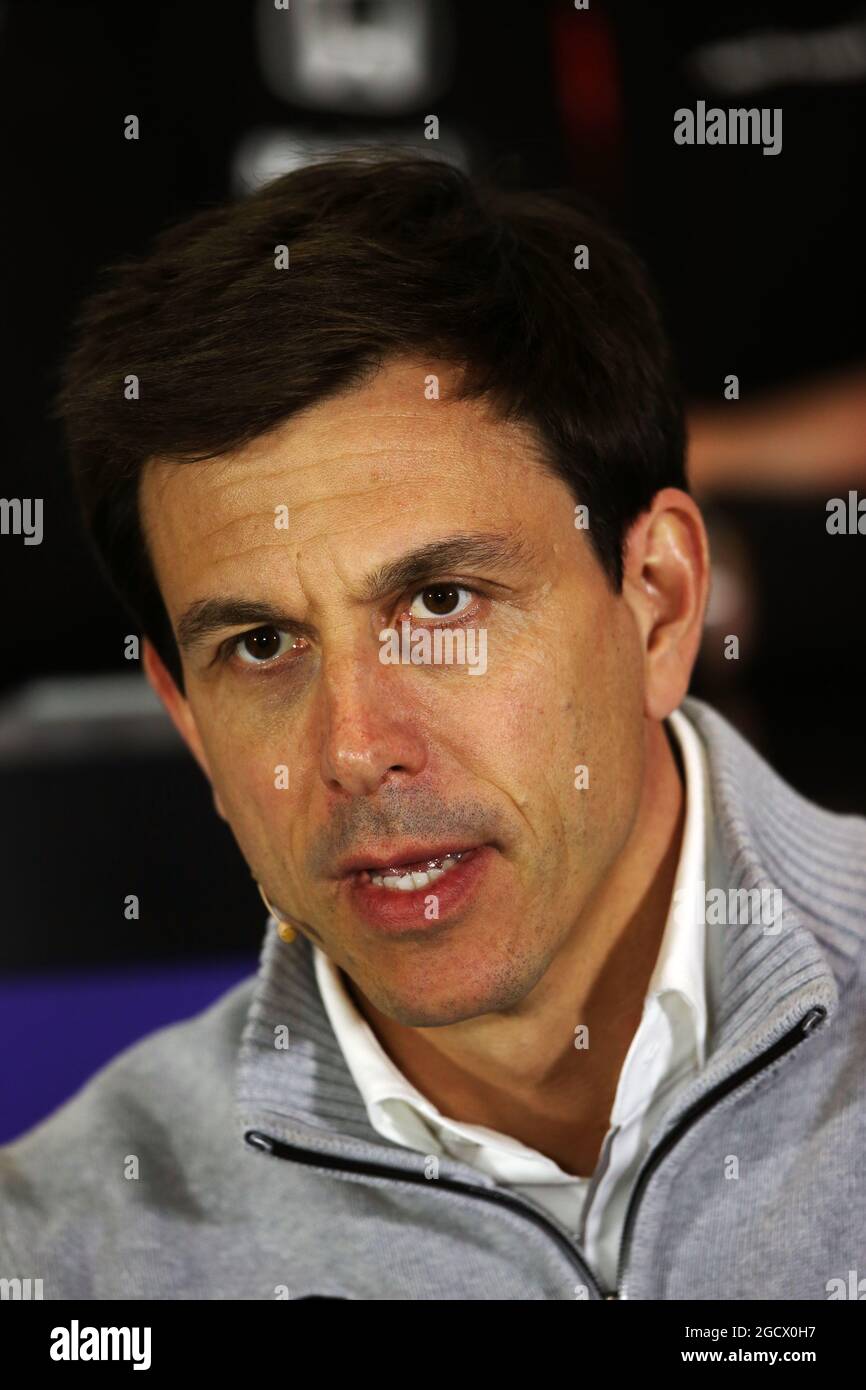 Toto Wolff (GER), azionista e Direttore Esecutivo di Mercedes AMG F1 alla Conferenza stampa della FIA. Gran Premio di Gran Bretagna, venerdì 8 luglio 2016. Silverstone, Inghilterra. Foto Stock