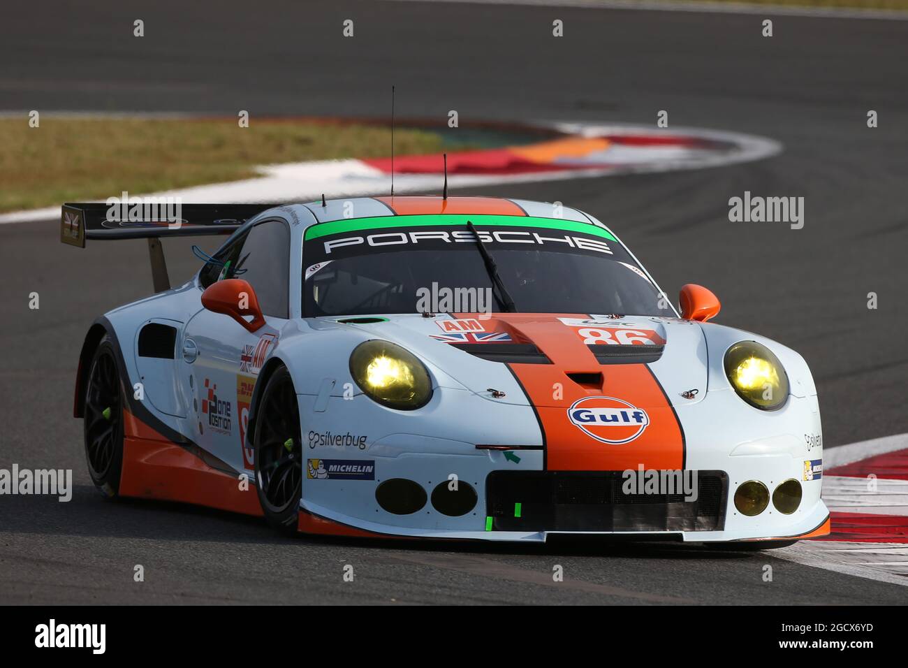 Michael Wainwright (GBR) / Adam Carroll (GBR) / ben Barker (GBR) 86 Gulf Racing UK Porsche 911 RSR. Campionato Mondiale FIA Endurance, turno 7, sei ore di Fuji, venerdì 14 ottobre 2016. Fuji, Giappone. Foto Stock