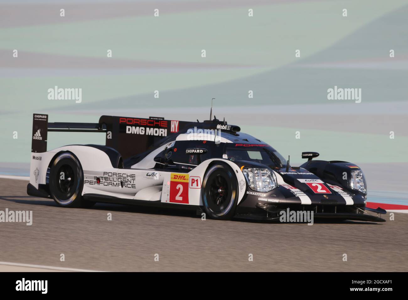 Romain Dumas (fra) / Neel Jani (sui) / Marc Lieb (GER) 02 Porsche Team Porsche 919 Hybrid. Campionato Mondiale FIA Endurance, turno 9, giovedì 17 novembre 2016. Sakhir, Bahrein. Foto Stock