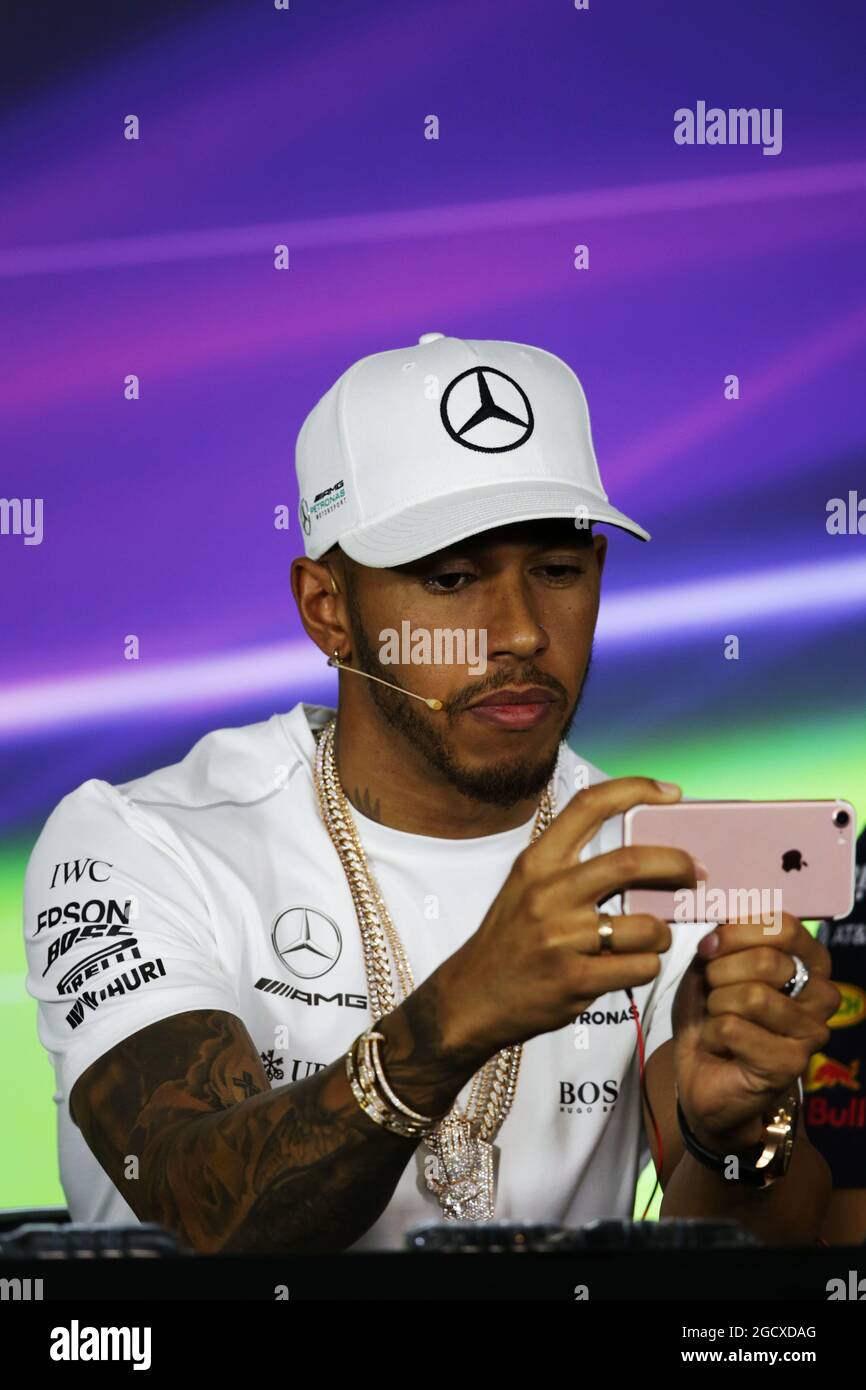 Lewis Hamilton (GBR) Mercedes AMG F1 alla conferenza stampa della FIA. Gran Premio d'Australia, giovedì 23 marzo 2017. Albert Park, Melbourne, Australia. Foto Stock